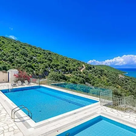 Villa Sleeps 14 Pool Air Con Wifi