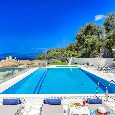 Sleeps 14 Pool Air Con Wifi *