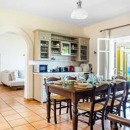 Villa Sleeps 14 Pool Air Con Wifi *