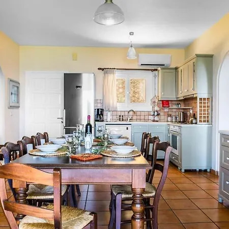 Sleeps 14 Pool Air Con Wifi *