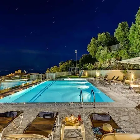 Villa Sleeps 14 Pool Air Con Wifi *